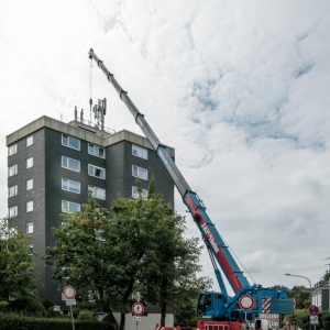 Aufgrund von Arbeiten an der Mobilfunkanlage auf dem Dach des Gebäudes Gartenstraße 6 kam es am Dienstag, 3. September zu einer Vollsperrung der Gartenstraße.